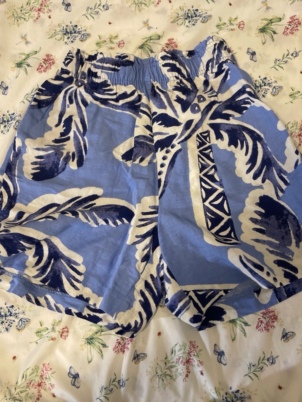 H&M Blue and White Tropical-Print Women’s Shorts